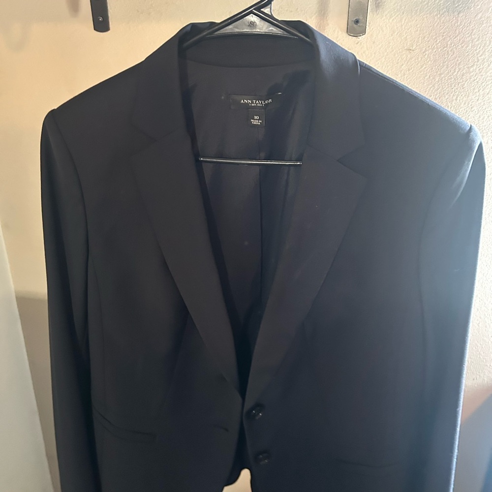 Ann Taylor Women’s Black Blazer
